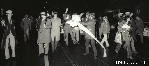 Der Fackelumzug im Rahmen der Jubiläumsfeierlichkeiten 1980 wurde durch Studierende gestört.